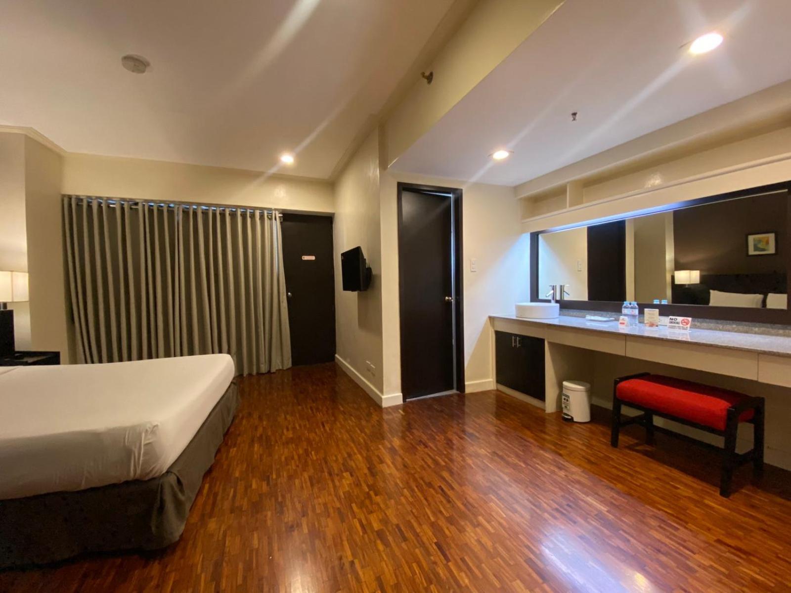 Copacabana Apartment Hotel Pasay Exterior photo