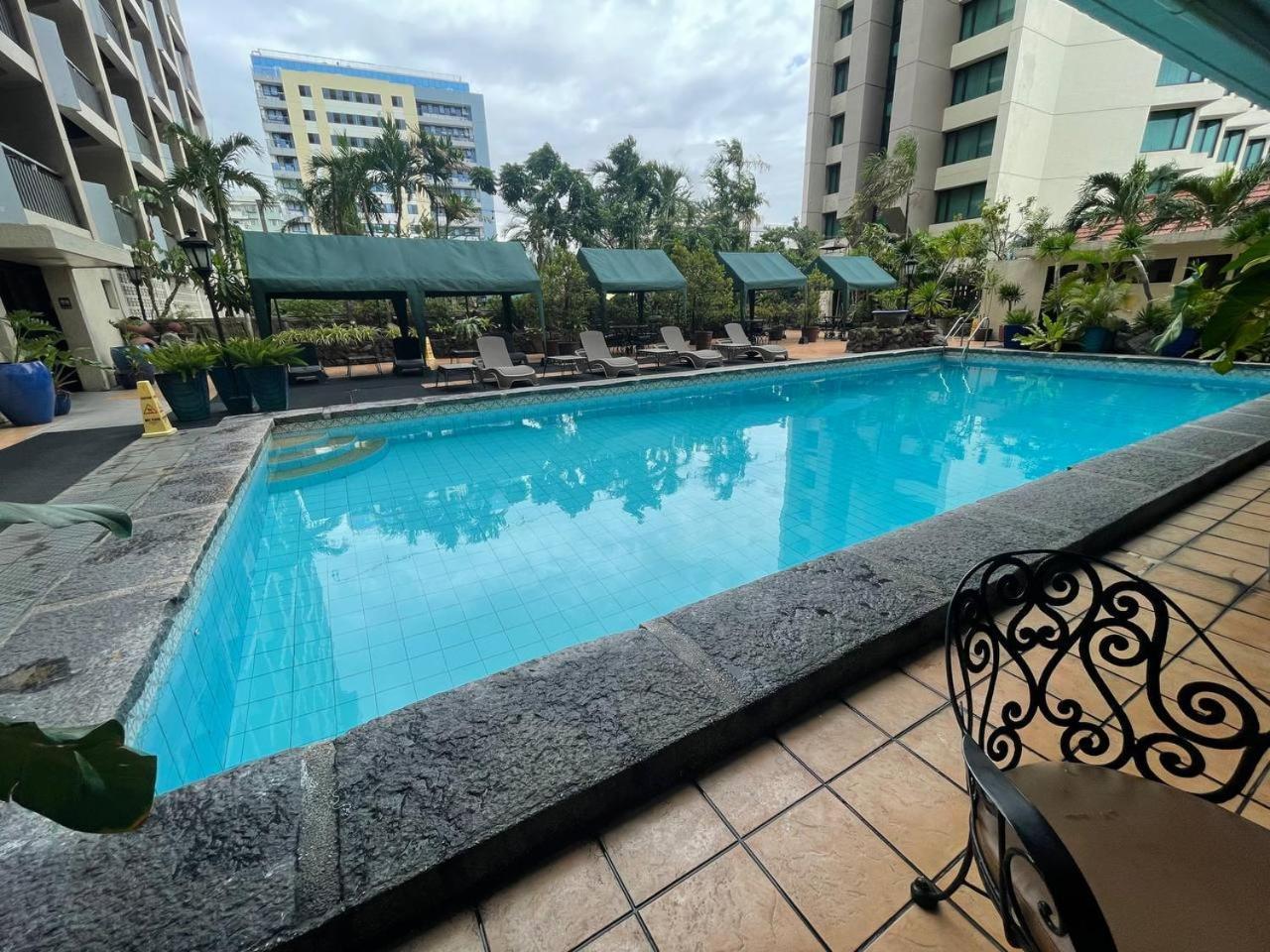 Copacabana Apartment Hotel Pasay Exterior photo