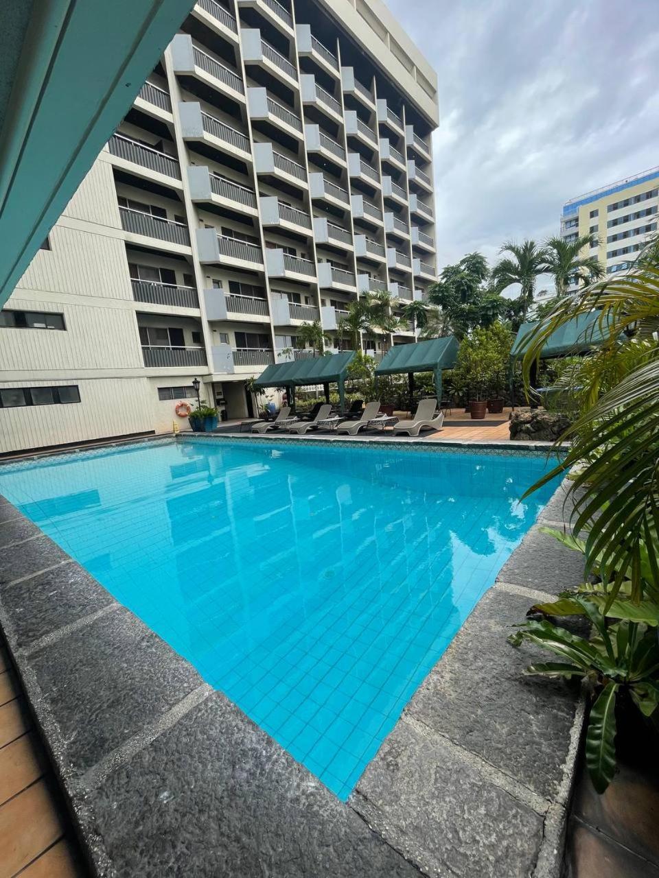 Copacabana Apartment Hotel Pasay Exterior photo